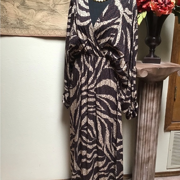 Gee Loretta Leopard Print Dress - Picture 3 of 12